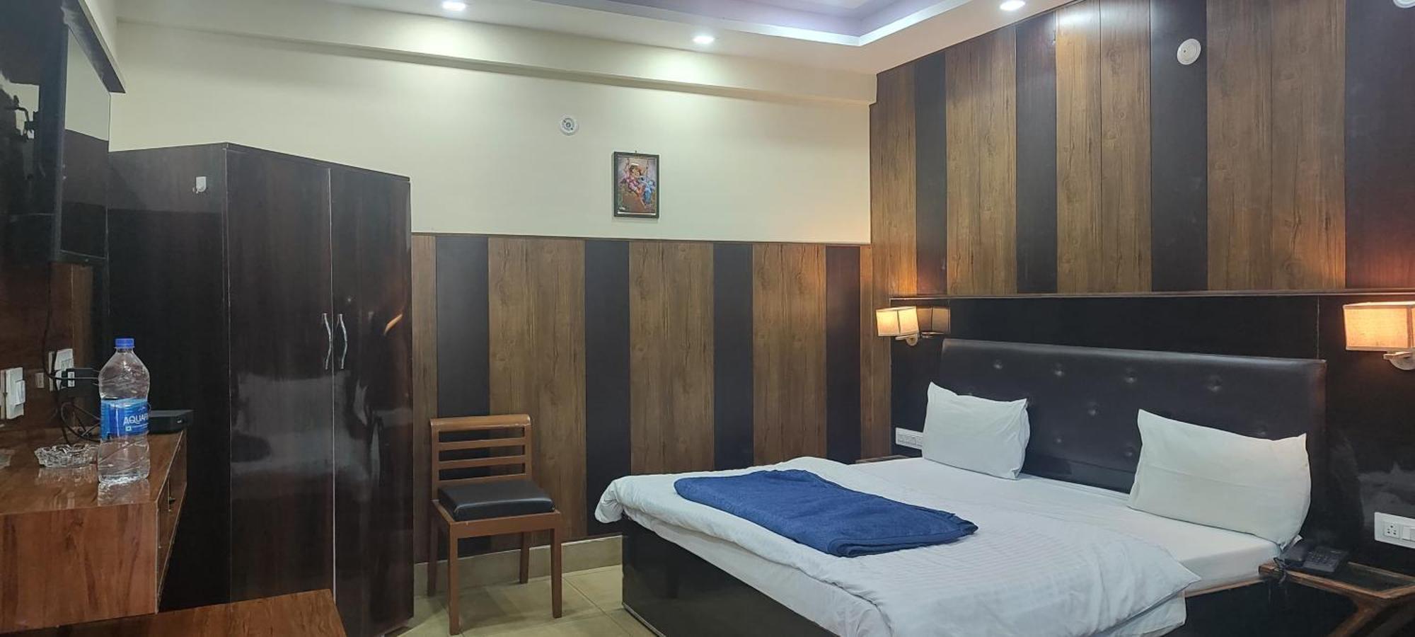 Arya Mansion Hotel Lansdowne Room photo